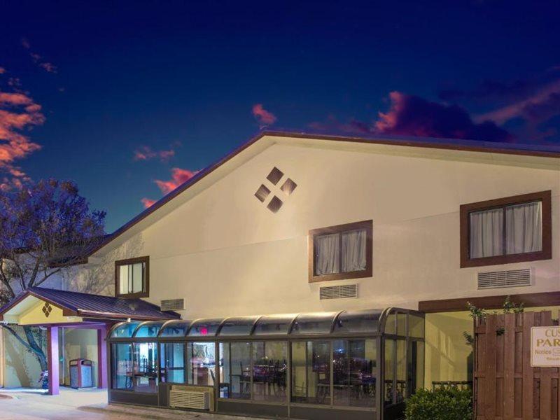 Motel Super 8 By Wyndham Champaign Zewnętrze zdjęcie