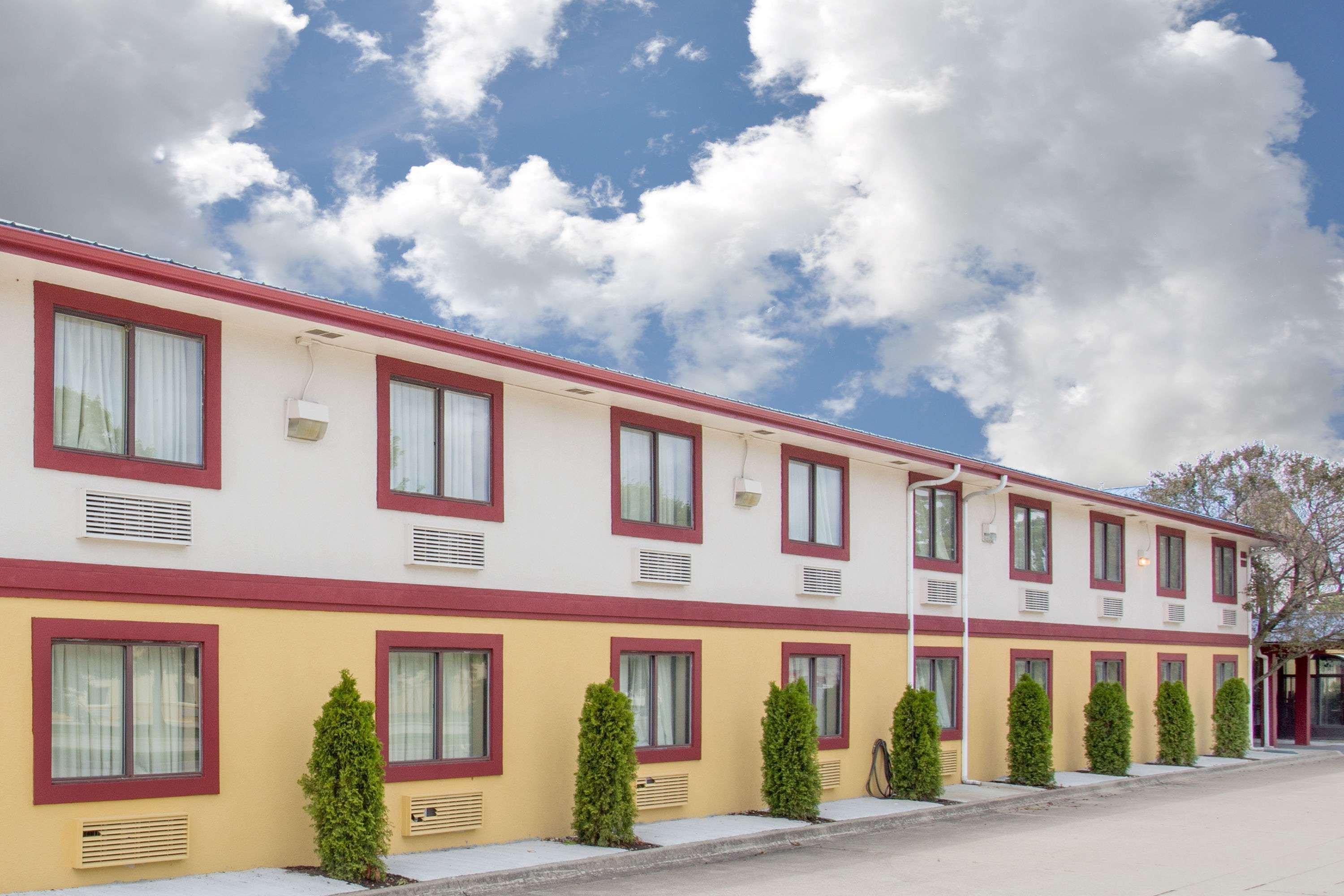 Motel Super 8 By Wyndham Champaign Zewnętrze zdjęcie